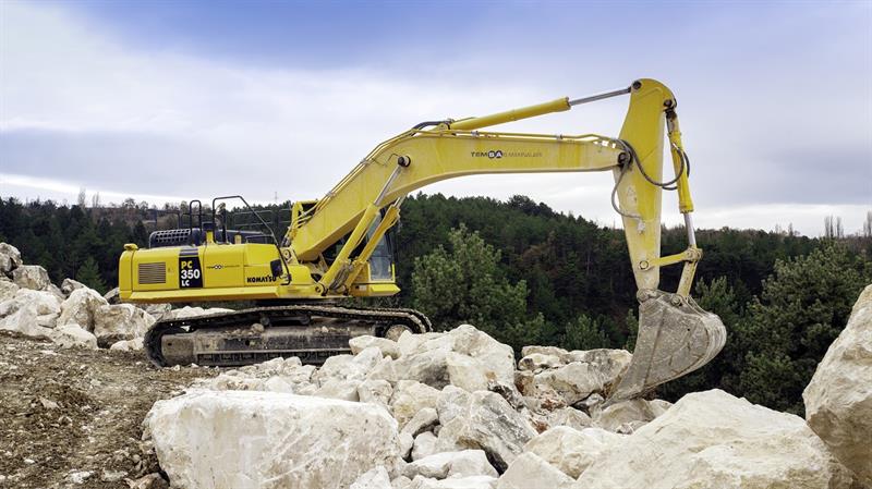 İş Makinası - Efsane Komatsu ekskavatörler PC300 ve PC350LC yenilendi