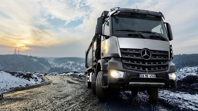 İş Makinası - Mercedes-Benz Türk, Arocs inşaat serisi kamyonlarını yeniliyor